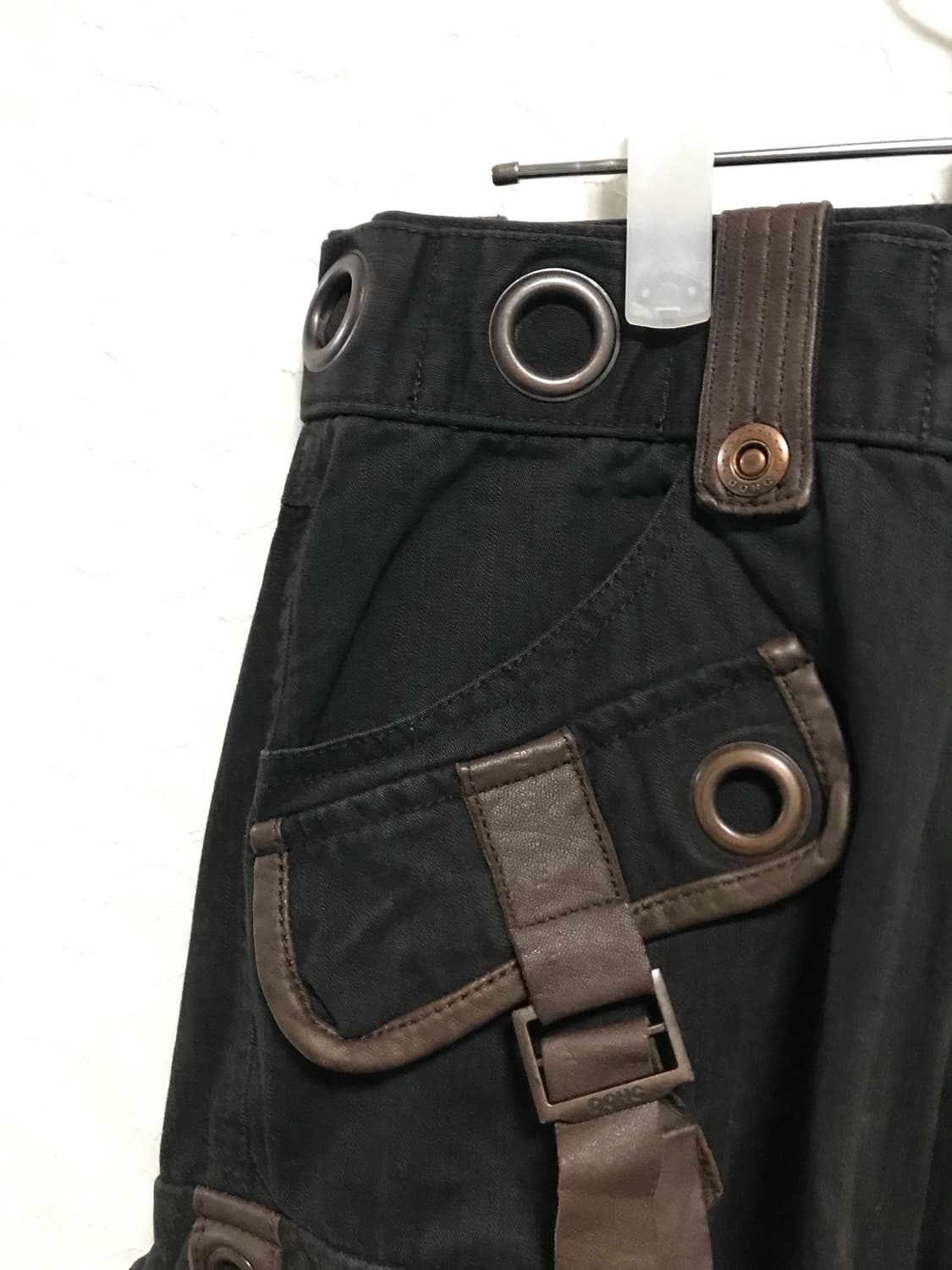 빈티지 dohc 00s y2k 아일렛 레더 스트랩 카고 팬츠 상품이미지5