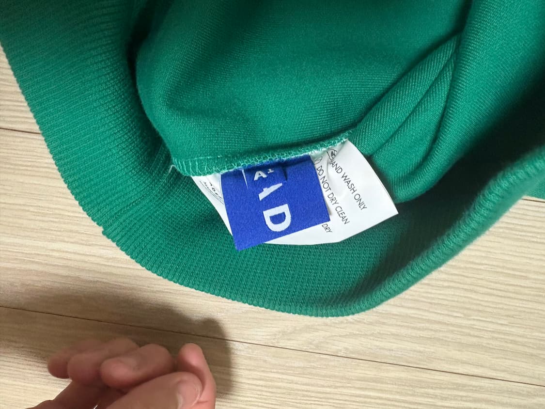 아더에러 트로피 맨투맨 A1 상품이미지2