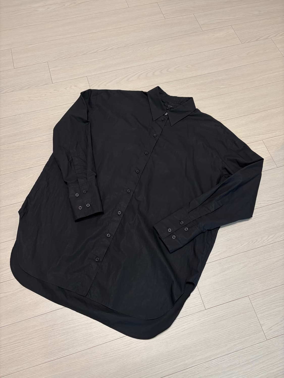 COS 오버핏 블랙 포플린 셔츠 36사이즈 상품이미지2