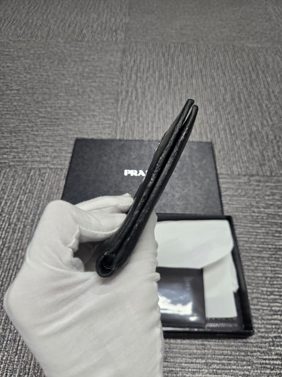 [특가][정품]프라다 사피아노 크로커다일 반지갑 상품이미지4