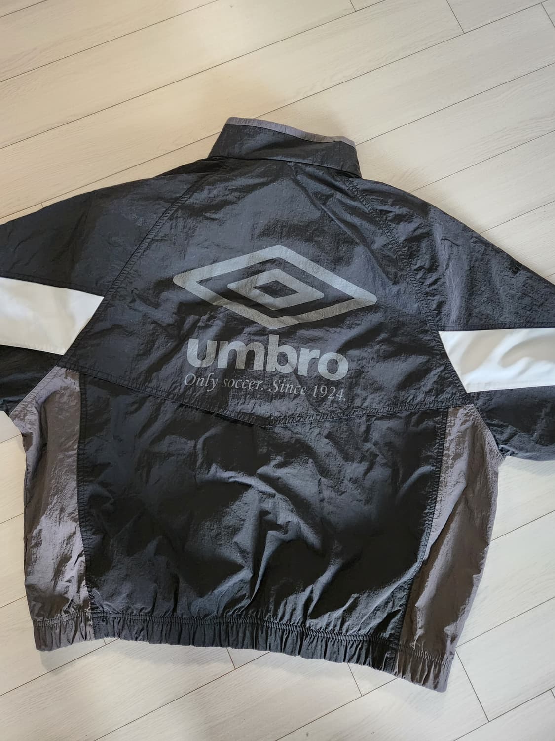 엄브로 남녀공용 딜라이트 스탠넥 웜업자켓 바람막이 UO121CJK31 사 상품이미지9