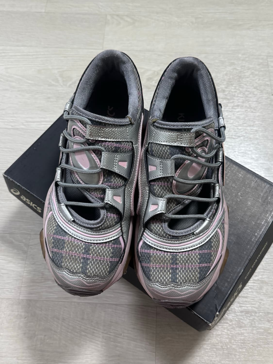 아식스 키코 코스타디노브 히스테릭글래머 젤퀀텀 코튼캔디 240 상품이미지1