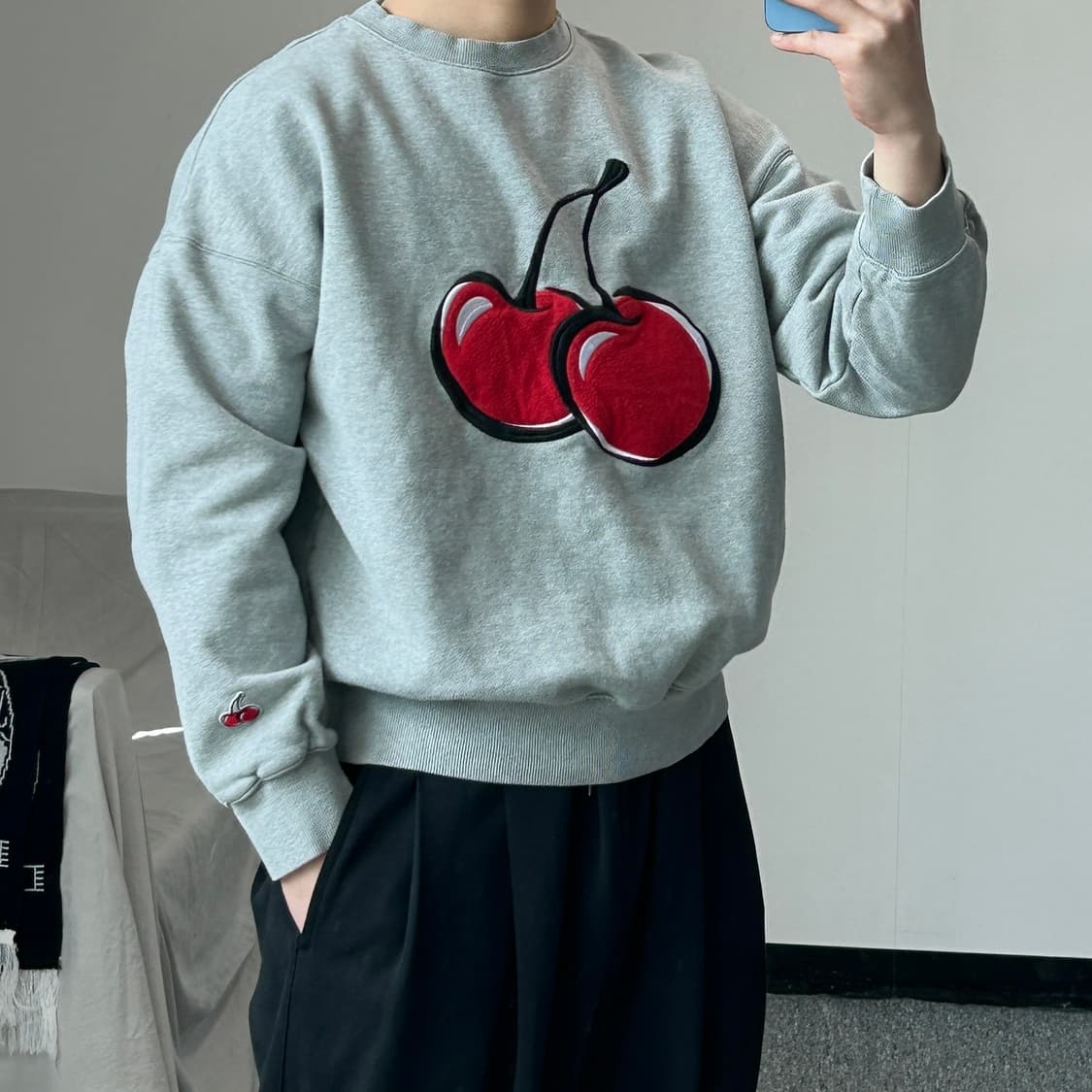 키르시 빅체리 그레이 맨투맨 상품이미지3