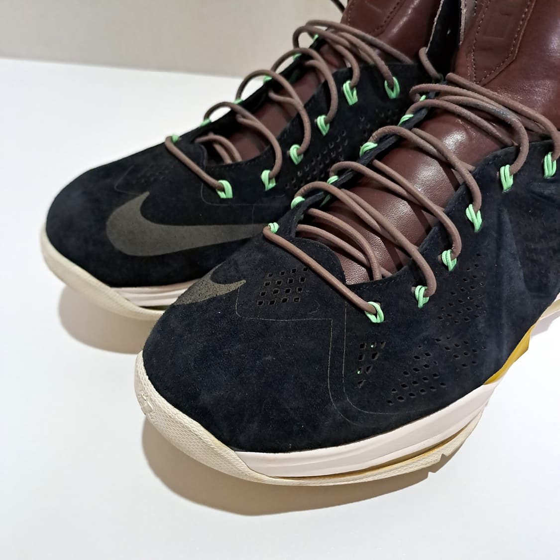 (택포) 나이키 르브론 10 EXT 스웨이드 농구화 270 B681 상품이미지2