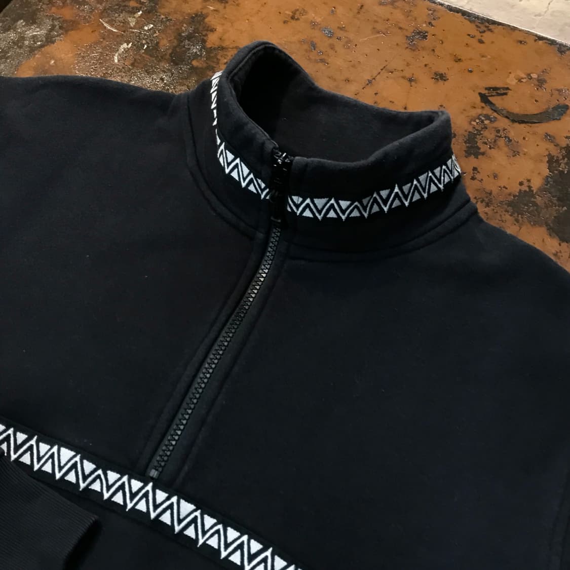 스투시 아즈텍 패턴 블랙 기모 반집업 풀오버 맨투맨 남성 110 사이즈 상품이미지5