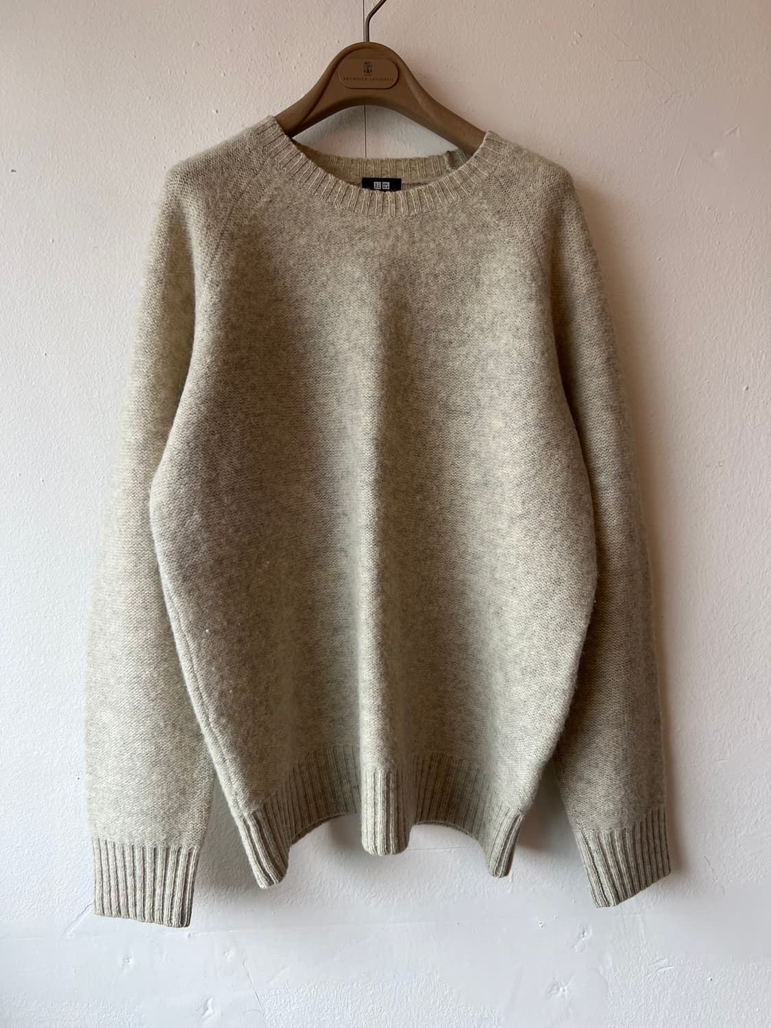 유니클로 남성 라이트그레이 라운드울니트  상품이미지2