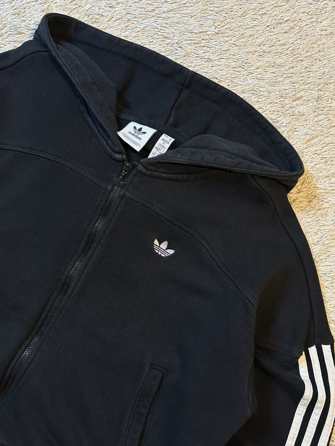 아디다스 파이어버드 사이드라인 크롭 후드집업 블랙 상품이미지2