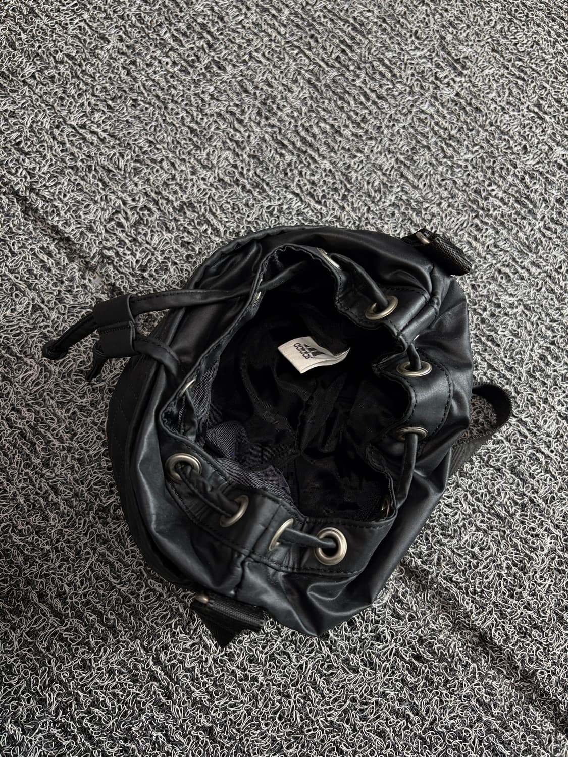 아디다스 퀼팅 소재 새틴 미니 버킷 백팩 3742 상품이미지4