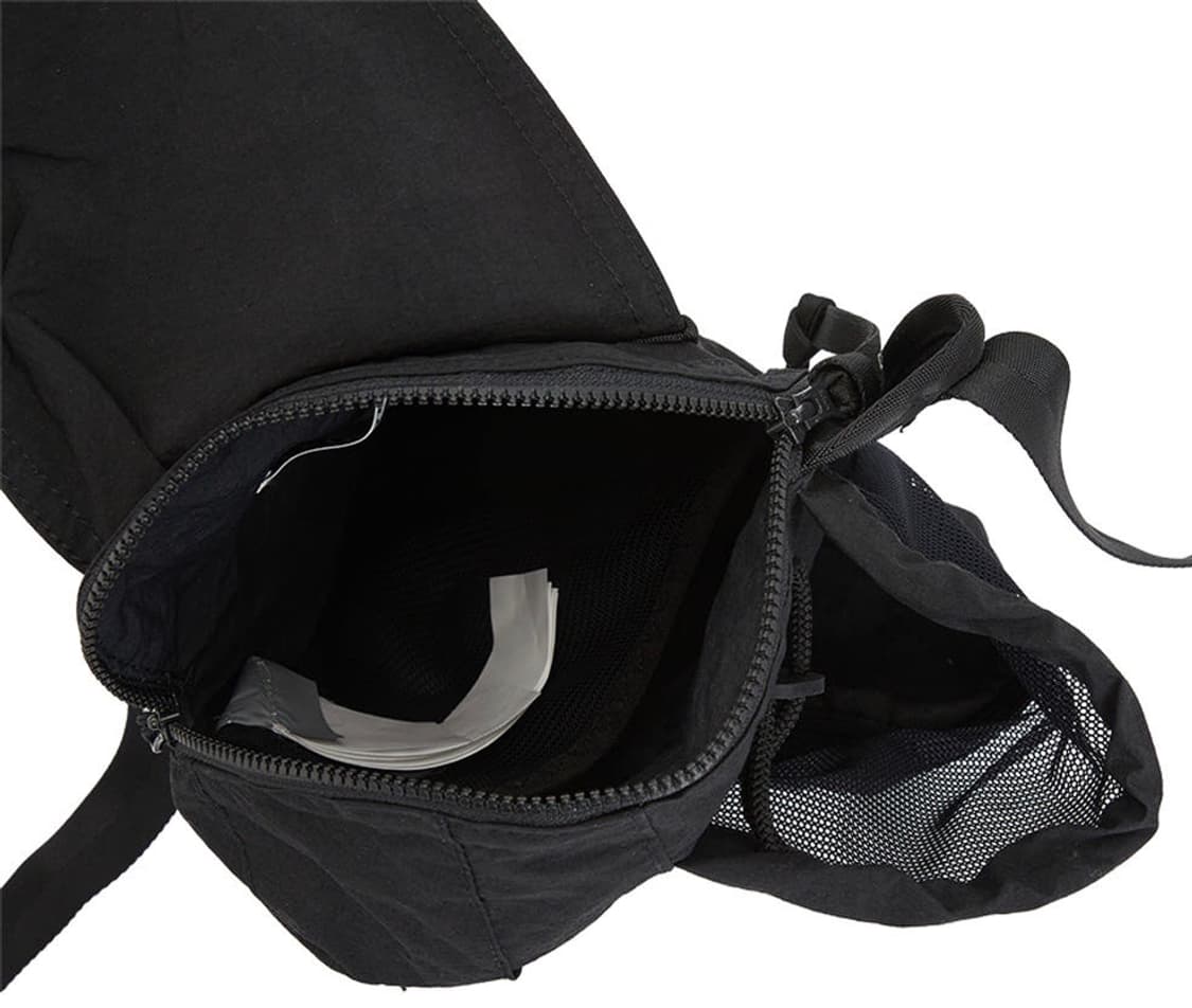 CP컴퍼니 숄더백 블랙 판매합니다  상품이미지3