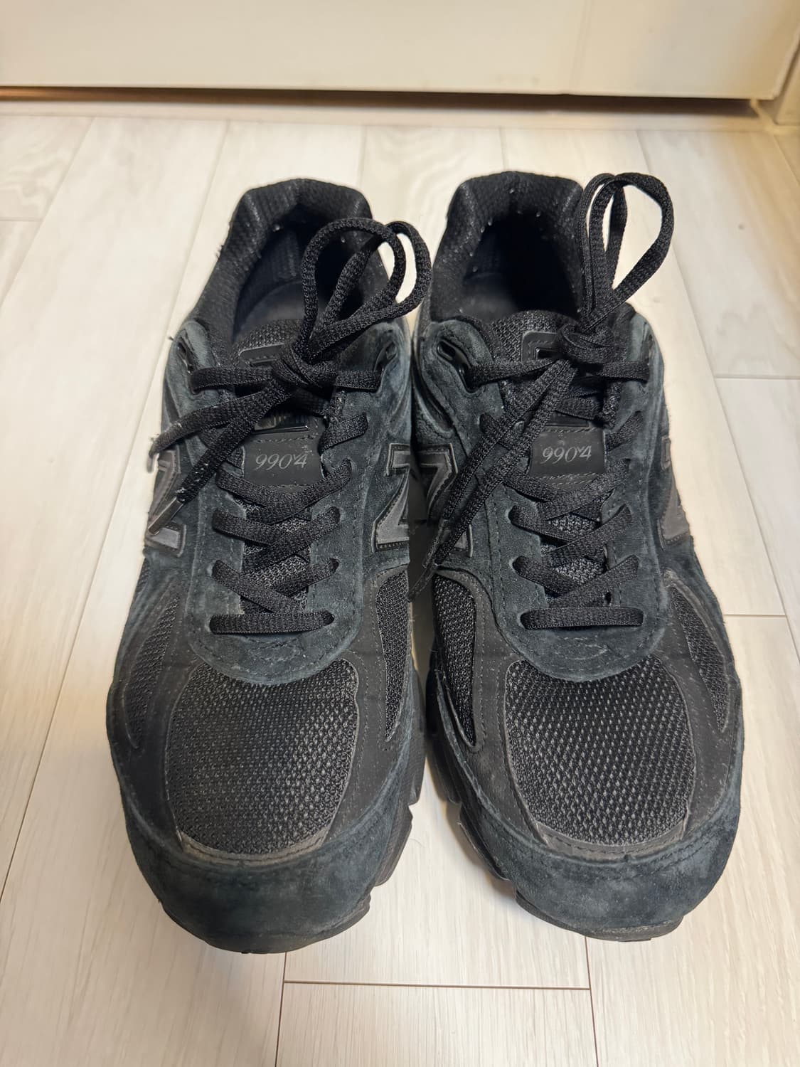 뉴발란스 990 v4 트리플블랙 265 발볼D 상품이미지2