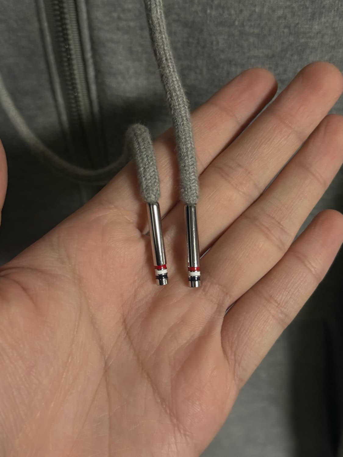 톰브라운 24SS 사선완장 후드집업 그레이  상품이미지7