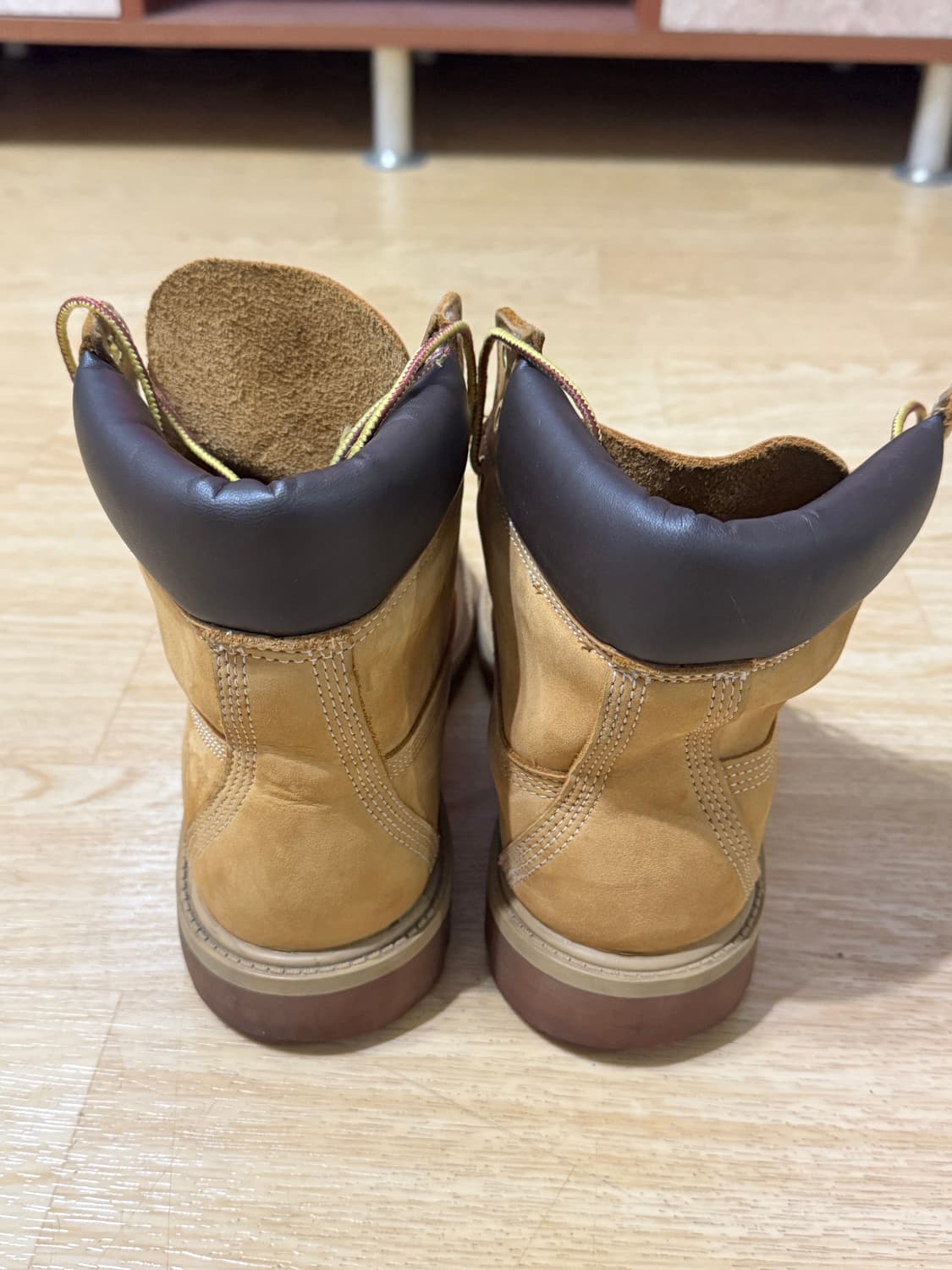 팀버랜드 6인치 프리미엄 부츠 7M (240) 상품이미지4