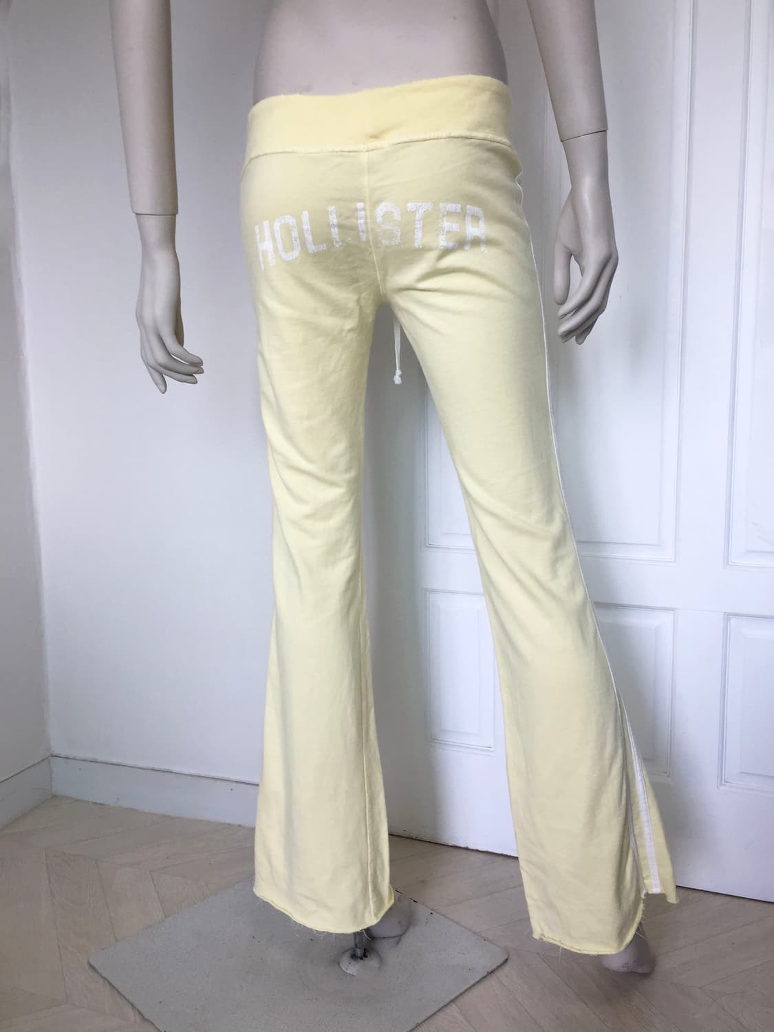 Hollister Soft Yellow Training Pants 상품이미지7