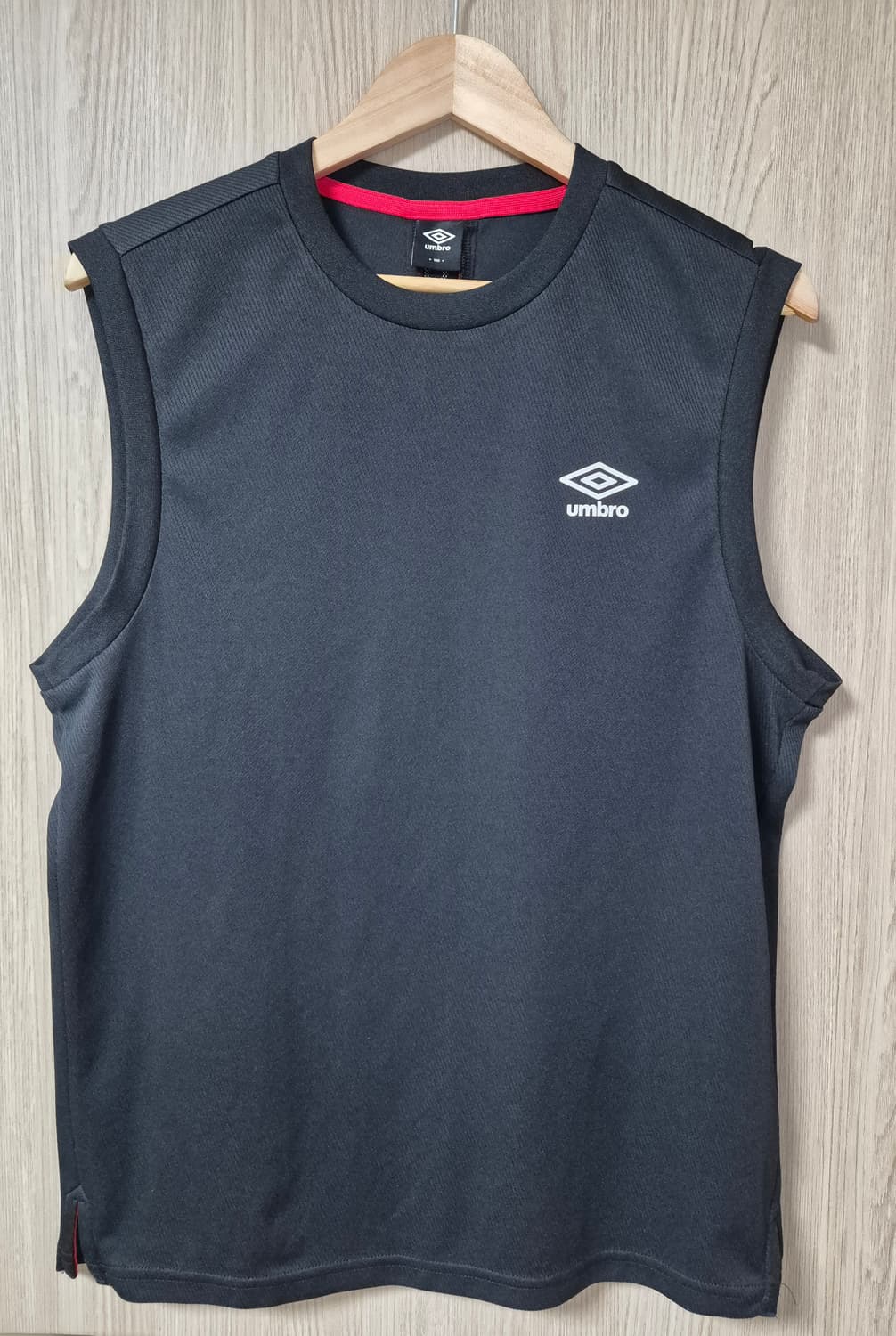 엄브로 민소매 기능성티 100 상품이미지1