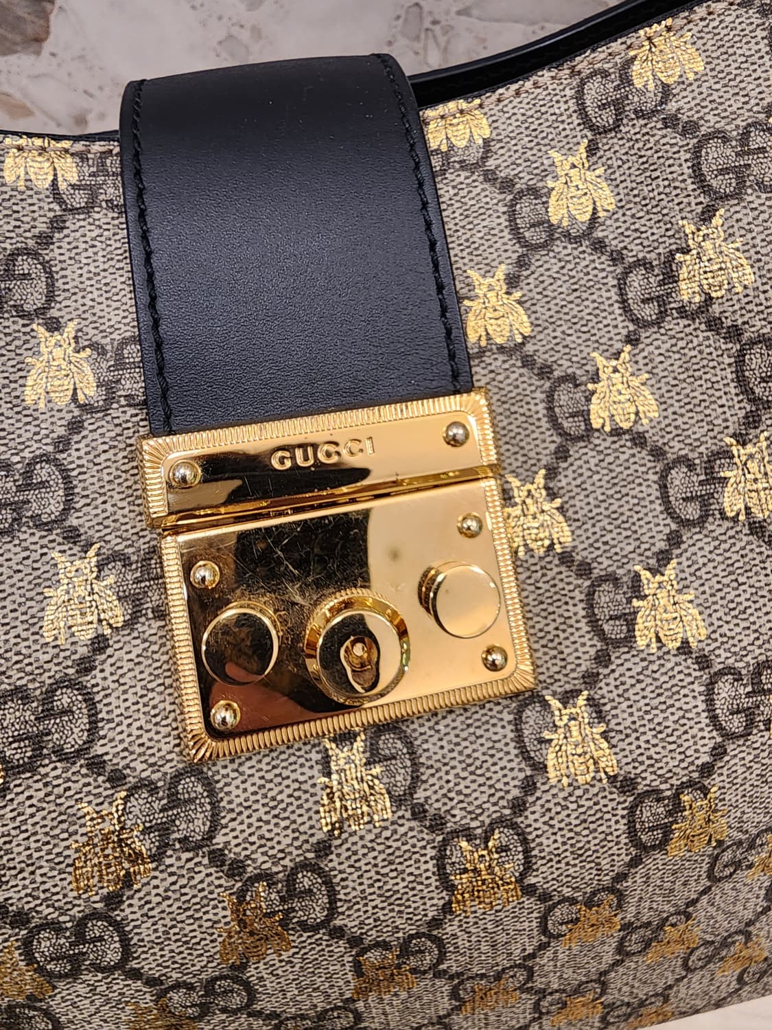 구찌 479197 꿀벌 GG 패드락 숄더백 미듐 상품이미지4