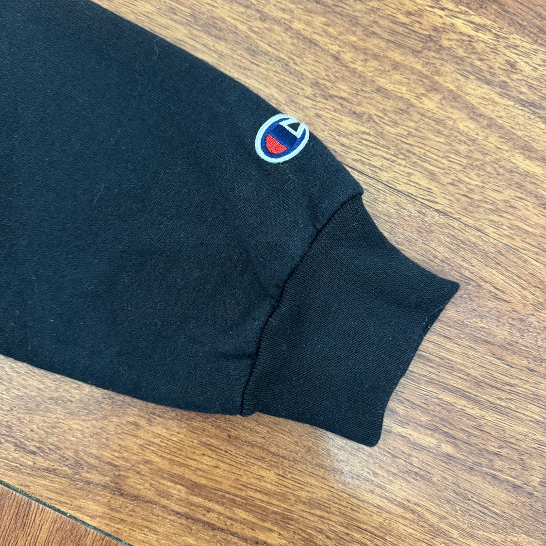 M 챔피온 블랙 블루야드 로고라운드 맨투맨  상품이미지2