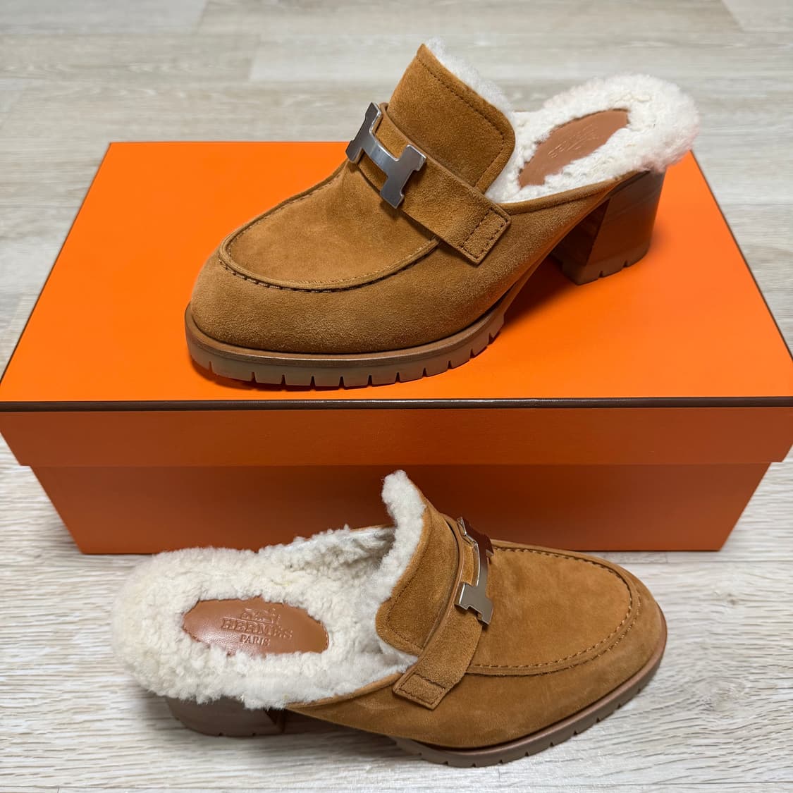 [S+급/36] 에르메스 플로레 60 시어링 스웨이드 뮬 상품이미지3