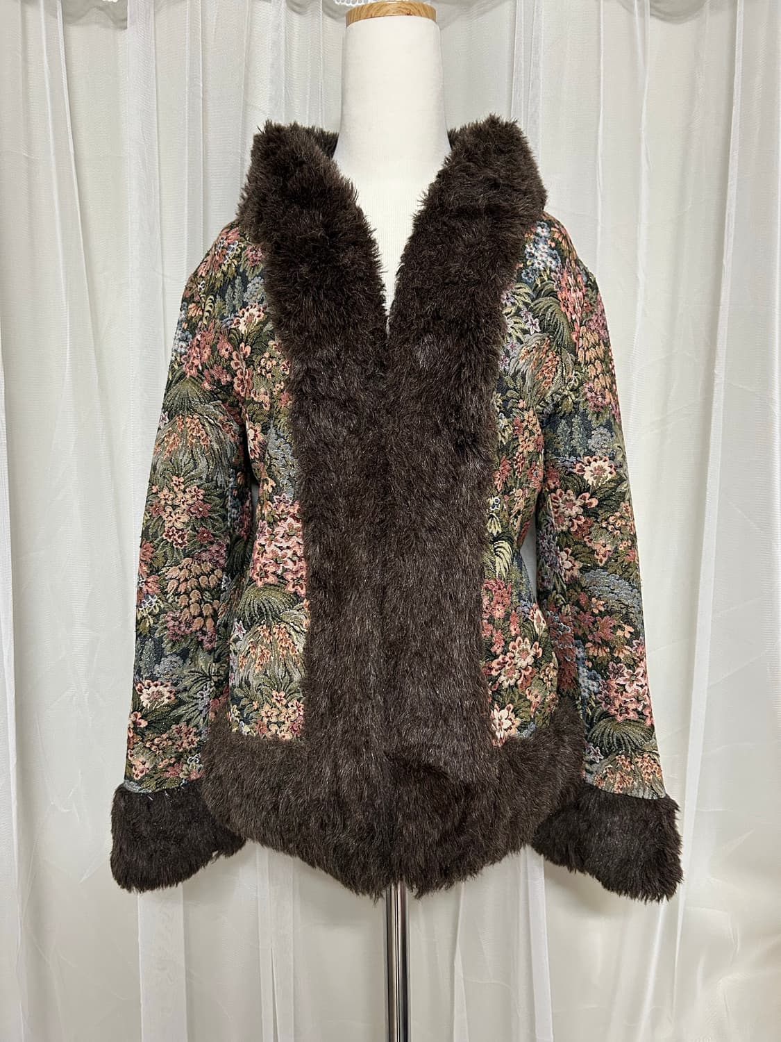 미쉘클랑 플라워 자수 퍼자켓 상품이미지1