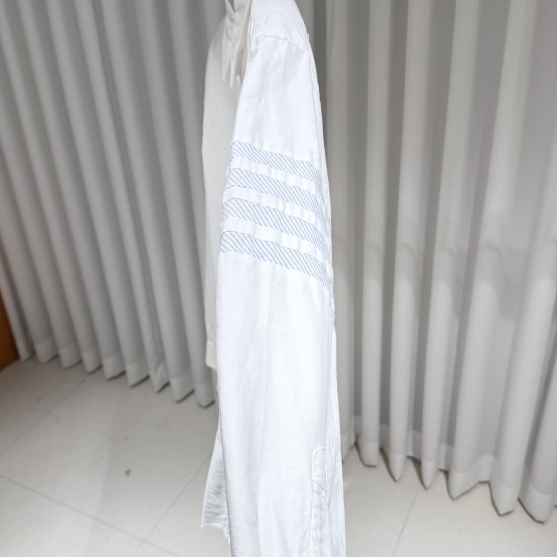 (A+/5) / 톰브라운 그레이 사선완장 옥스포드 셔츠 화이트 상품이미지2