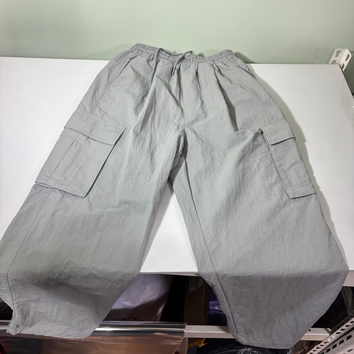 M 낫포너드 그레이 레귤러핏 파라슈트 카고 나일론팬츠 상품이미지2