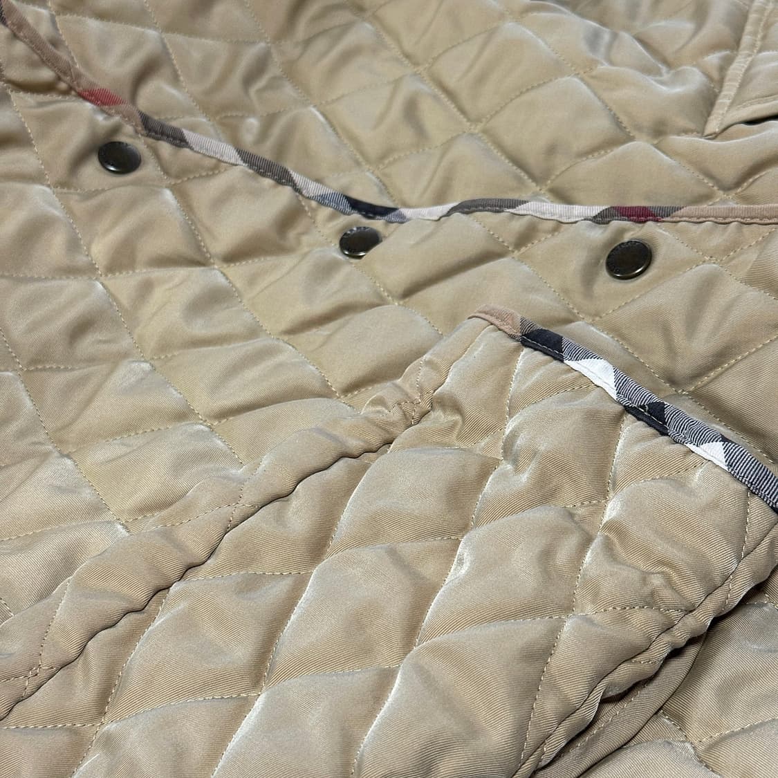 버버리 체크 파이핑 퀼팅 자켓 상품이미지3