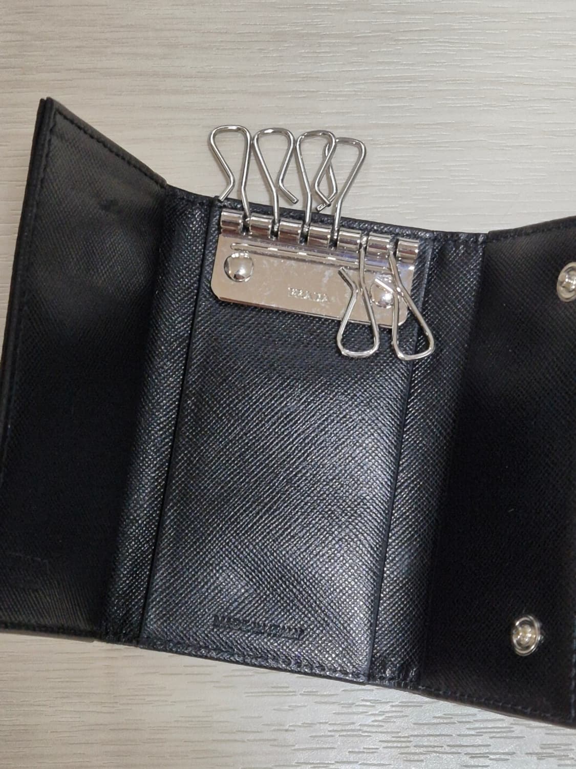 프라다 사피아노 키월렛 지갑 블랙 상품이미지3