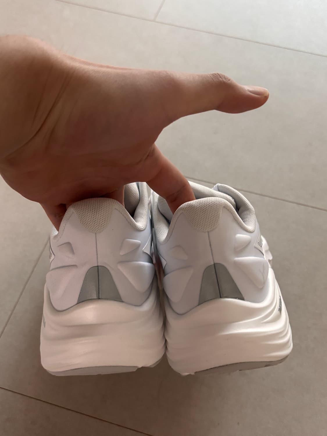 새상품) 푸마 일렉트리파이 나이트로4 런닝화 290 상품이미지6