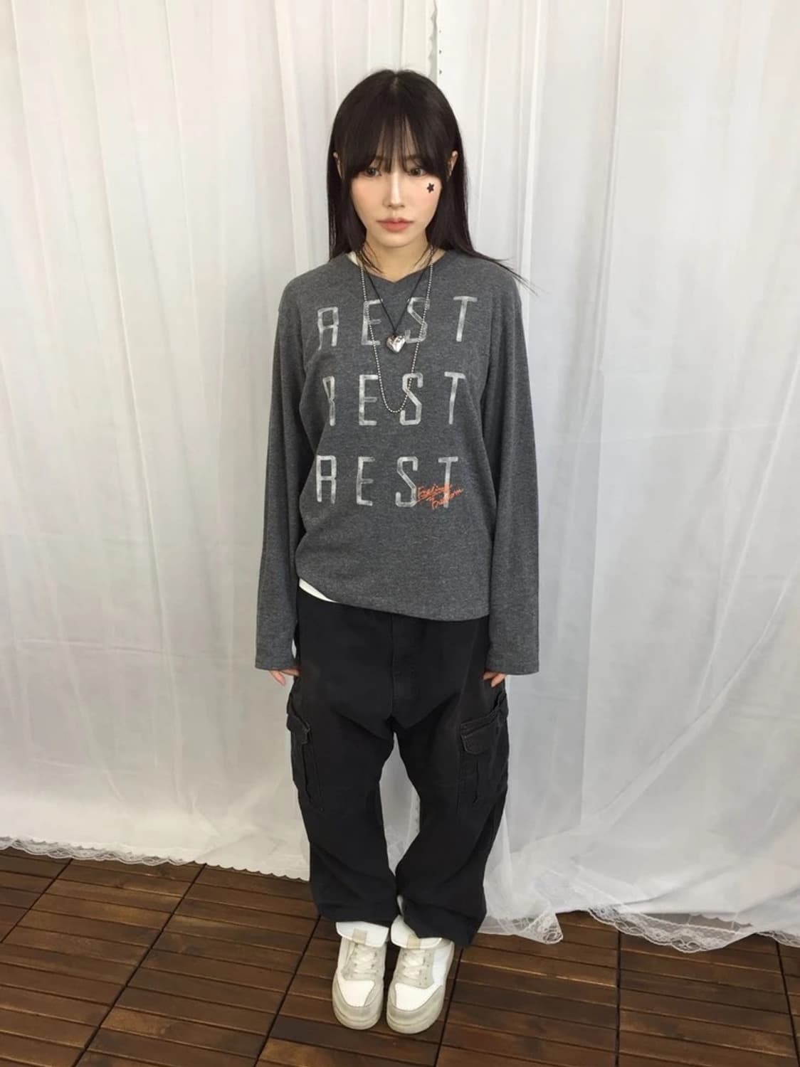 Past Present Graphic Long Sleeve 상품이미지1