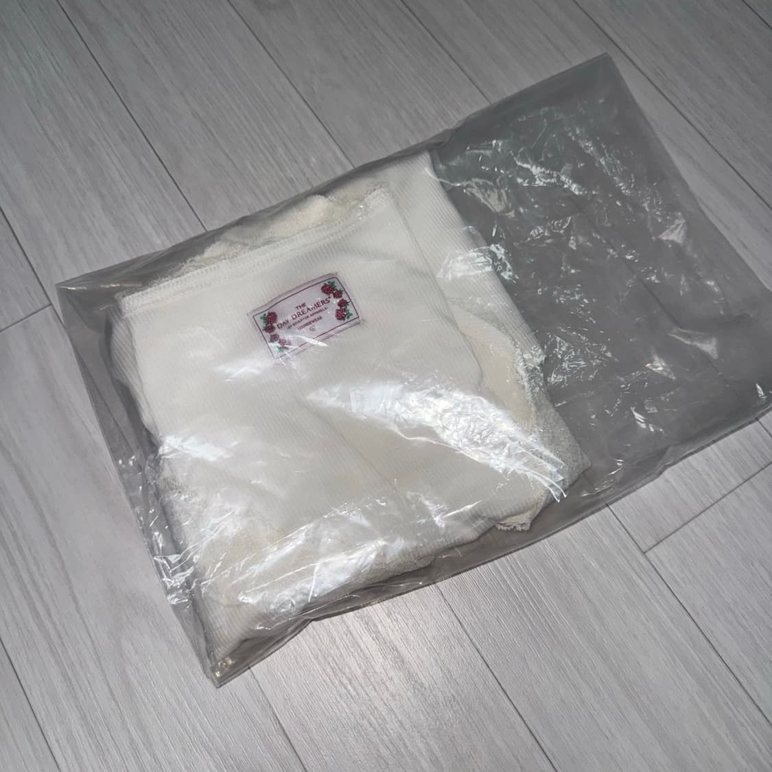 스컬프터 레이스 탑 브이넥 화이트 슬림핏 상품이미지5