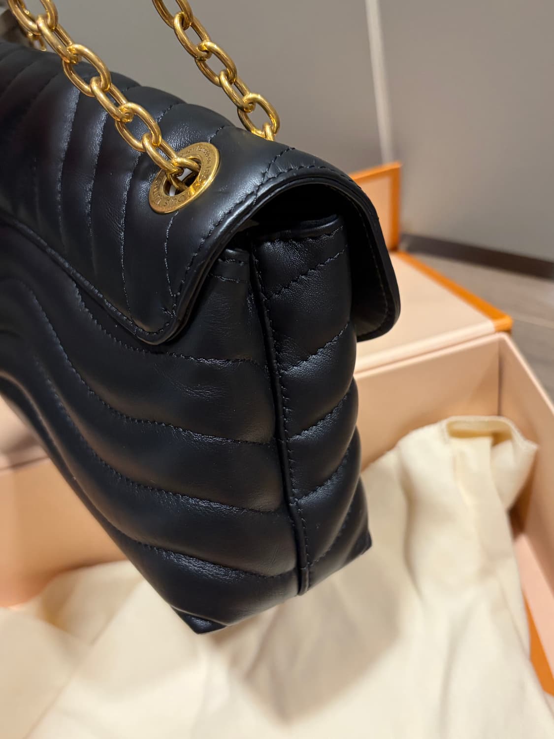 정품 루이비통 LV뉴웨이브 체인백  상품이미지6