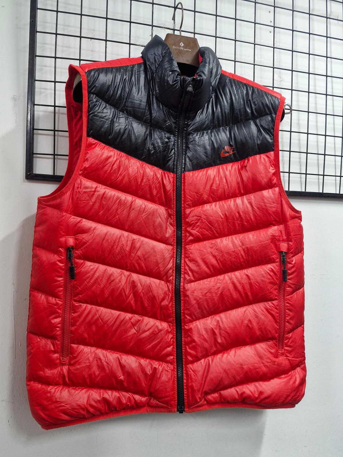 105XL 나이키 경량 다운 조끼 베스트. 상품이미지2