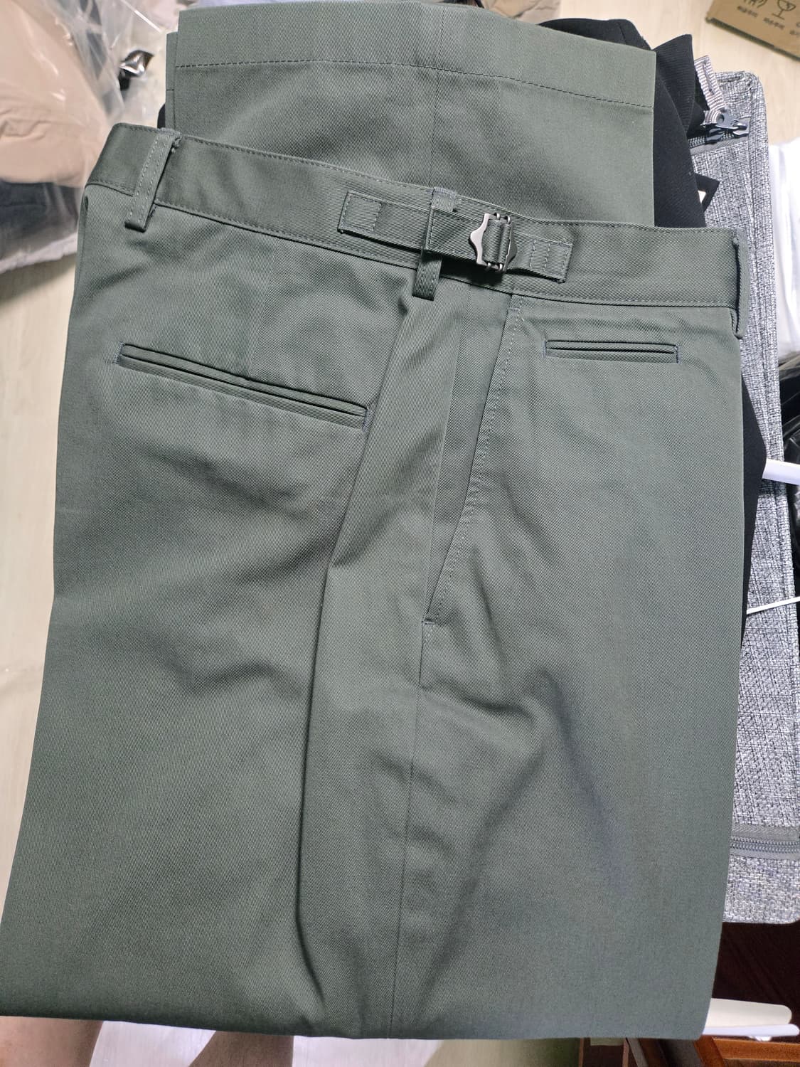 어나더 오피스 와이드 치노팬츠(카키) 기장 수선함 상품이미지2