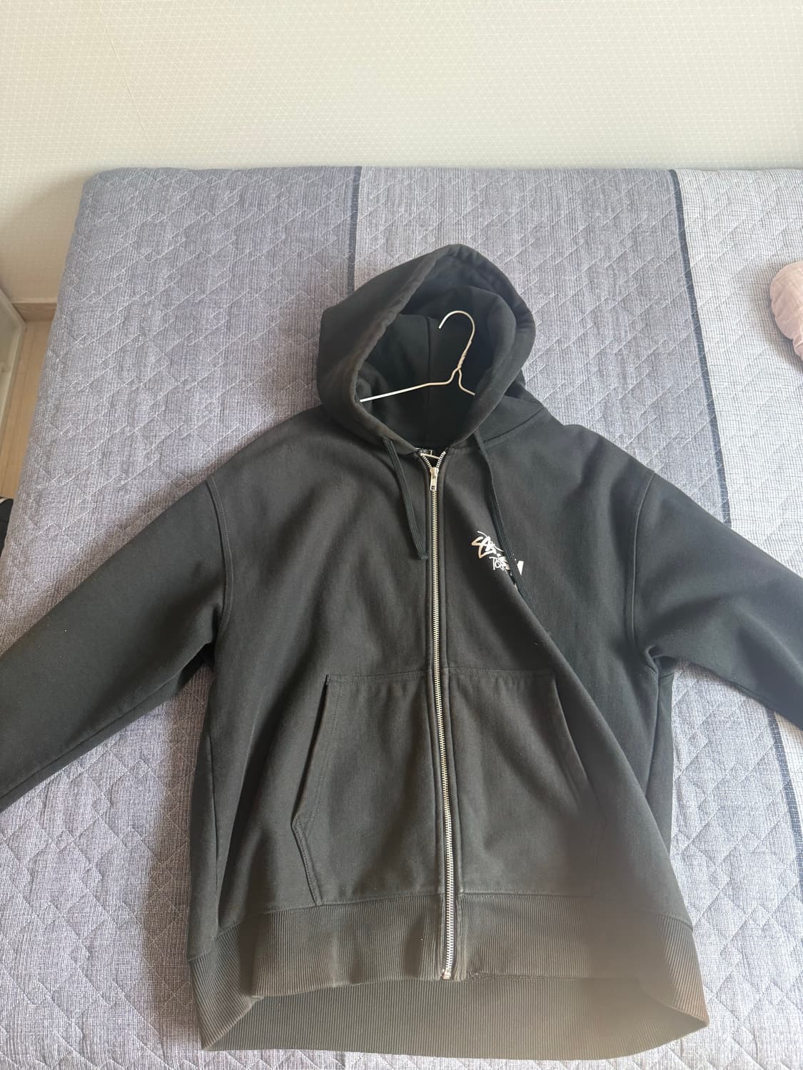 스투시 도쿄 후드집업 상품이미지1