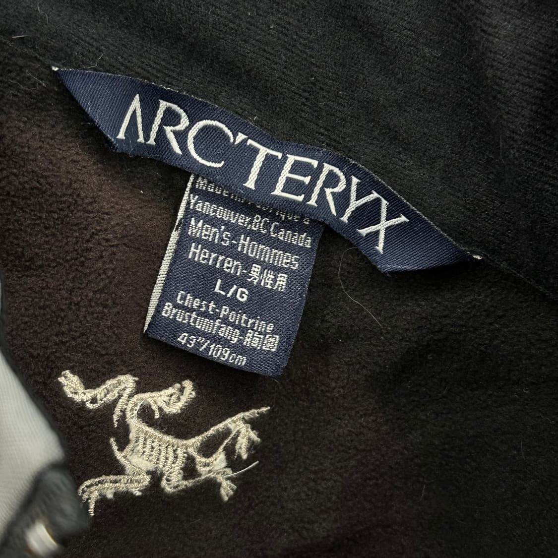 L 아크테릭스 그레이 블랙 배색 감마 플리스 상품이미지4