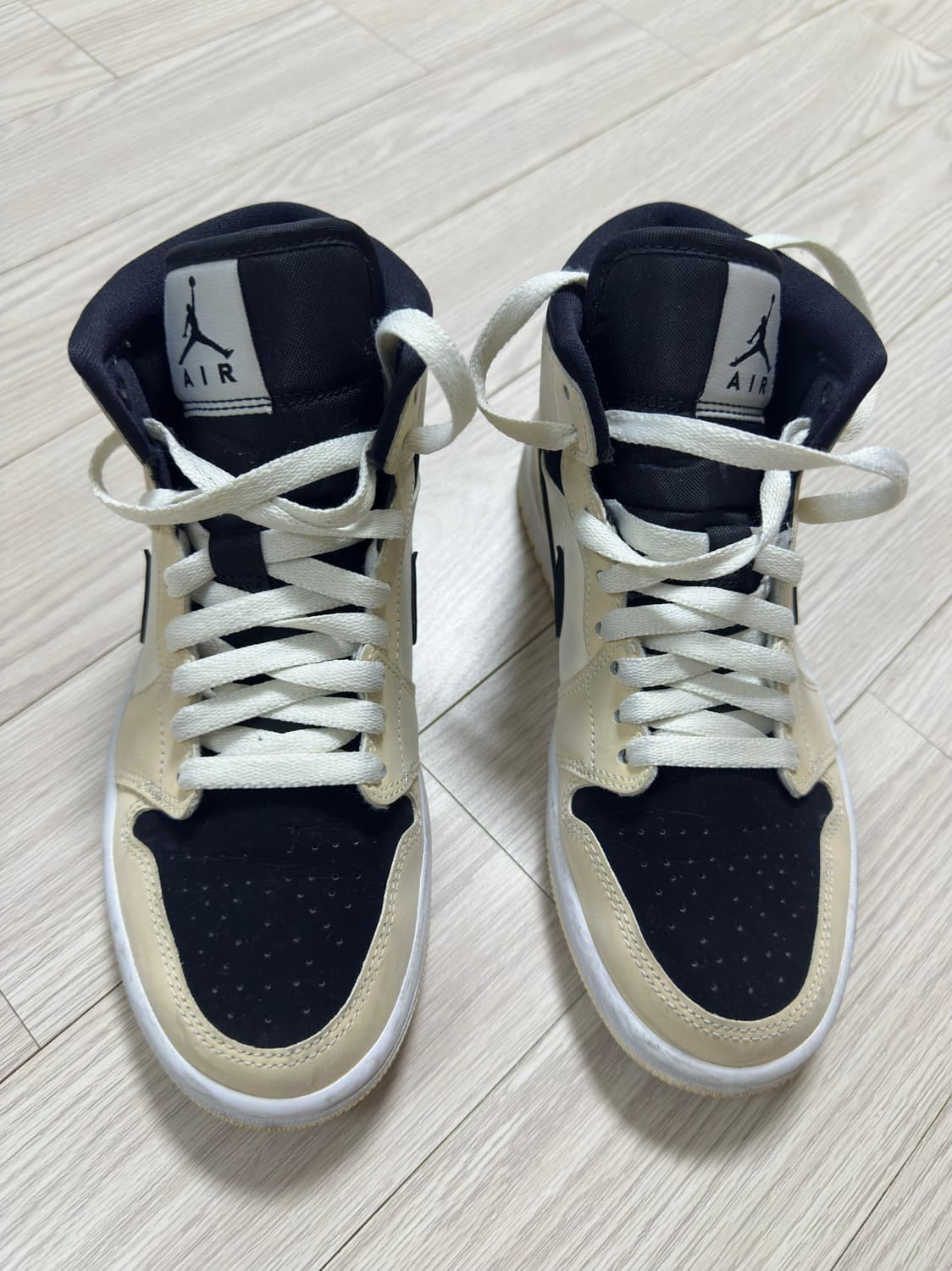 235 조던1 우먼 미드 베어리 오렌지 상품이미지3