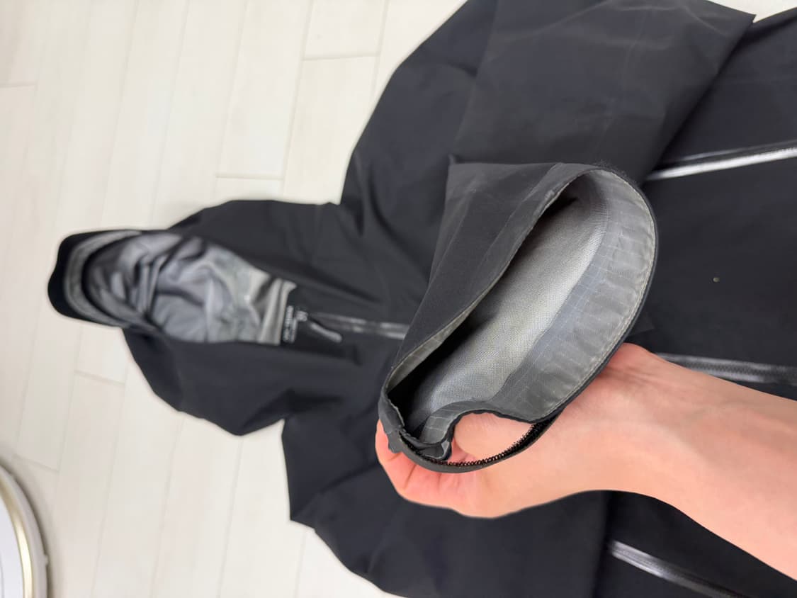 아크테릭스 베타 M 사이즈 블랙  사용감이 많습니다 ... 그래서 크림에 상품이미지9