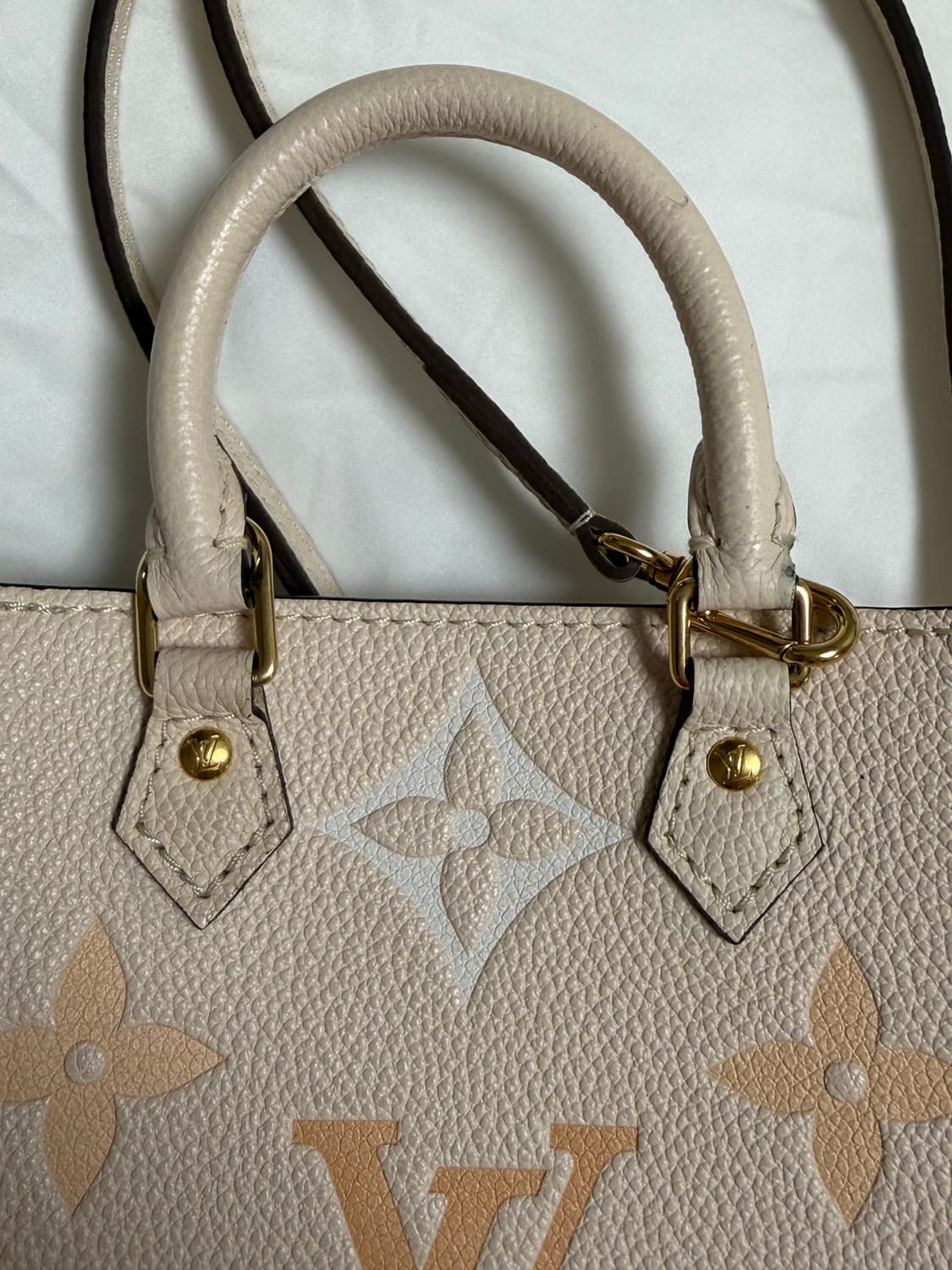 루이비통 앙프렝뜨 쁘띠 삭 플라 상품이미지3