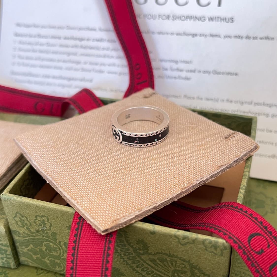 구찌 인터로킹 G 와이드 링 블랙 실버 상품이미지2