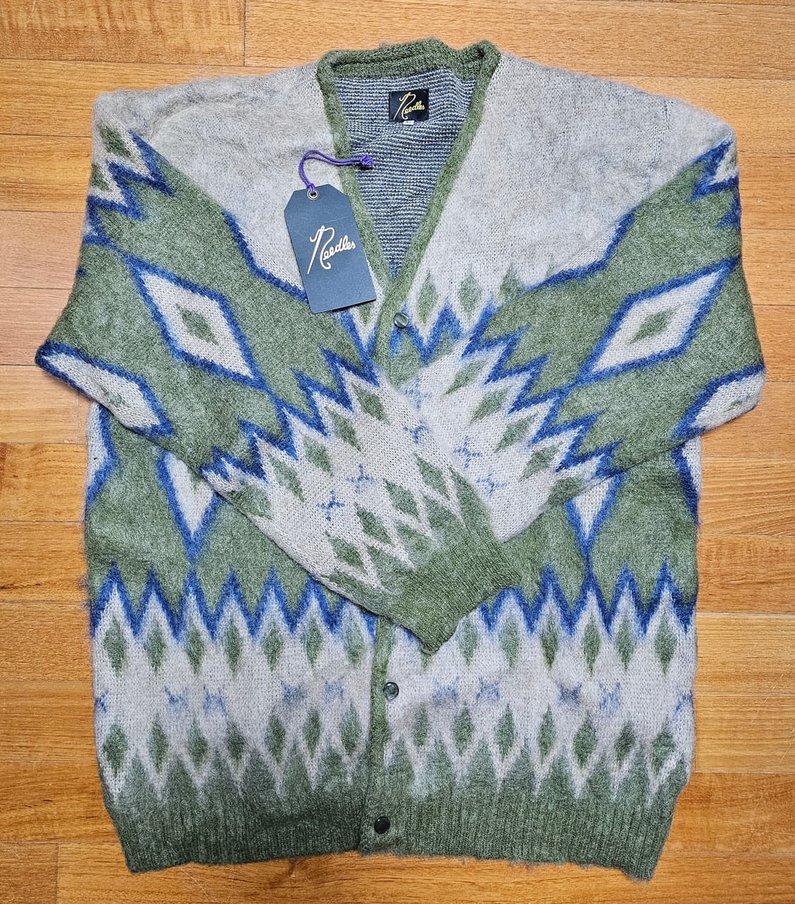 니들스 다이아몬드 모헤어 가디건 올리브 상품이미지1