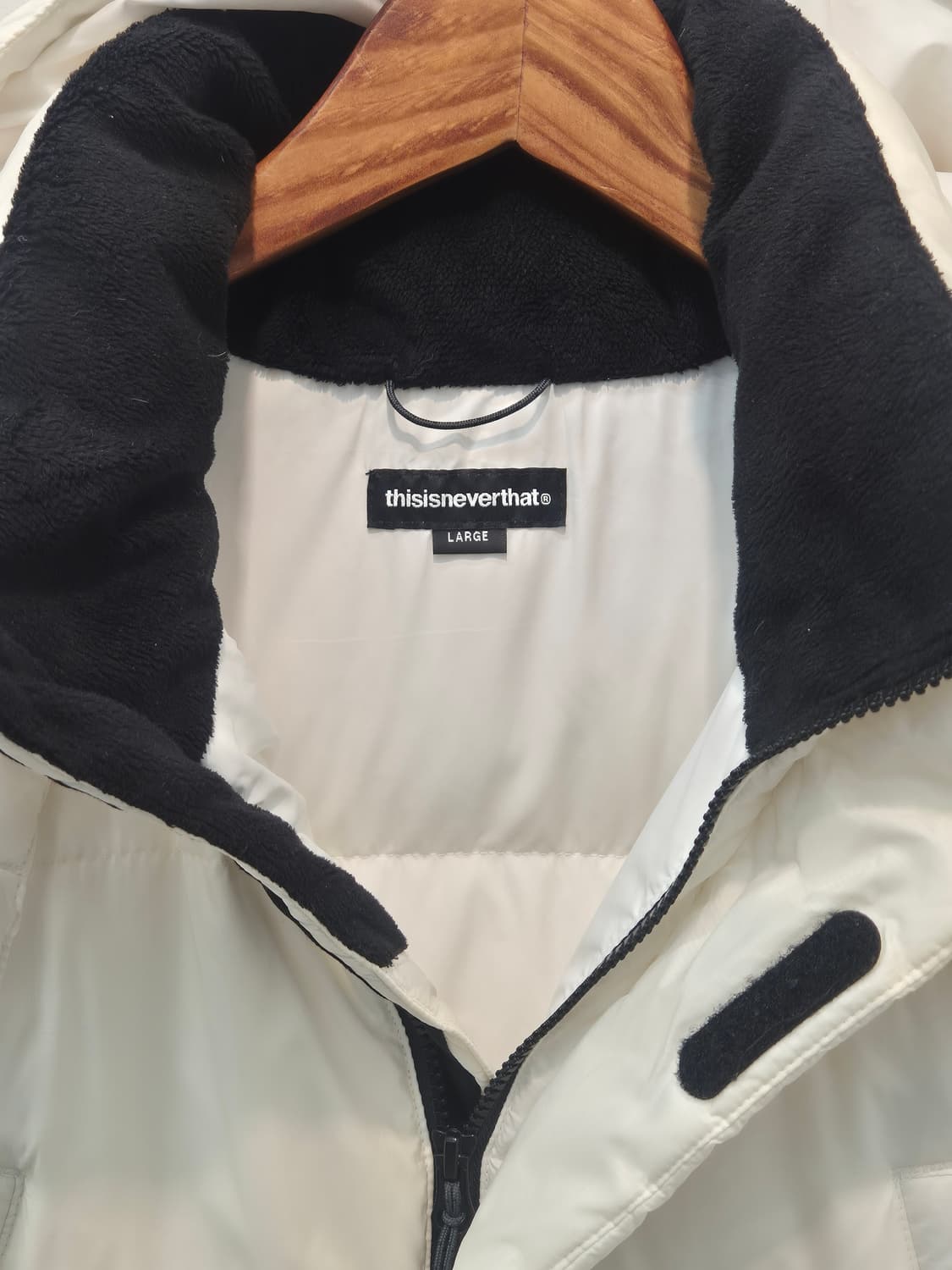 Thisisneverthat 흰색 롱패딩 L
  상품이미지4