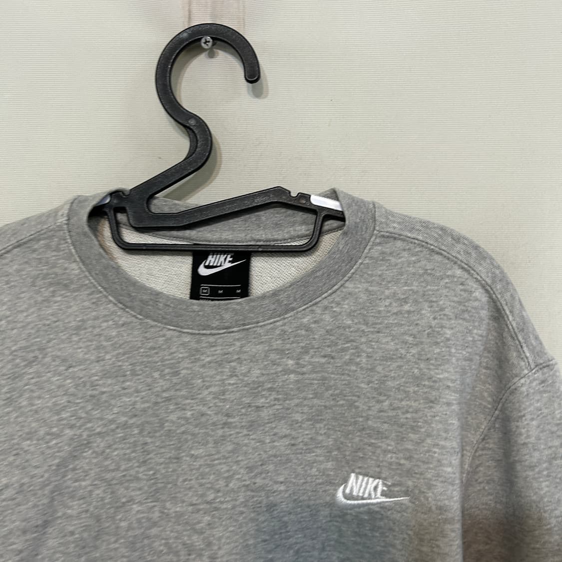 나이키 스우시 맨투맨 M 그레이 상품이미지2