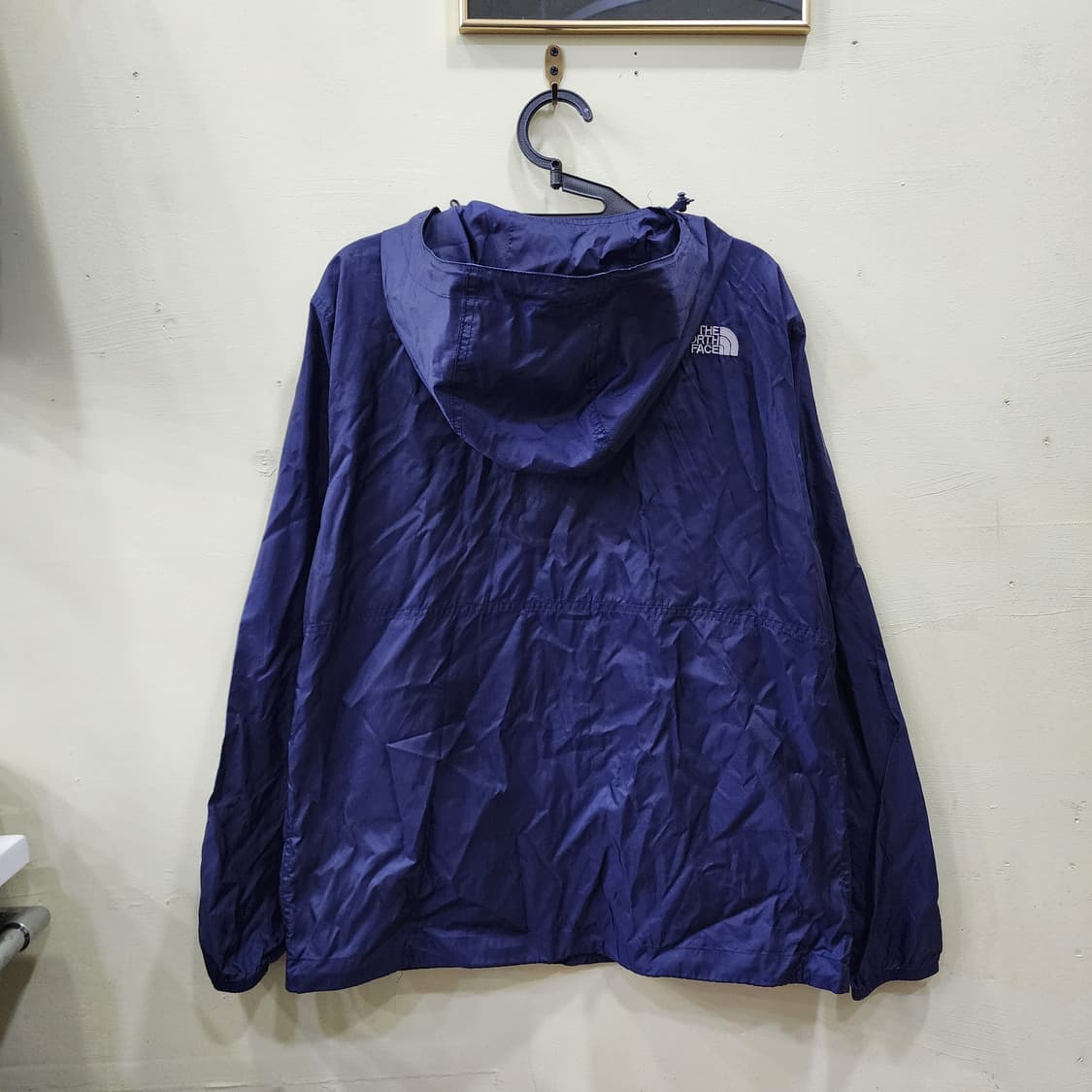 [100] THE NORTH FACE 경량 후드 바람막이 (네이비) 상품이미지3