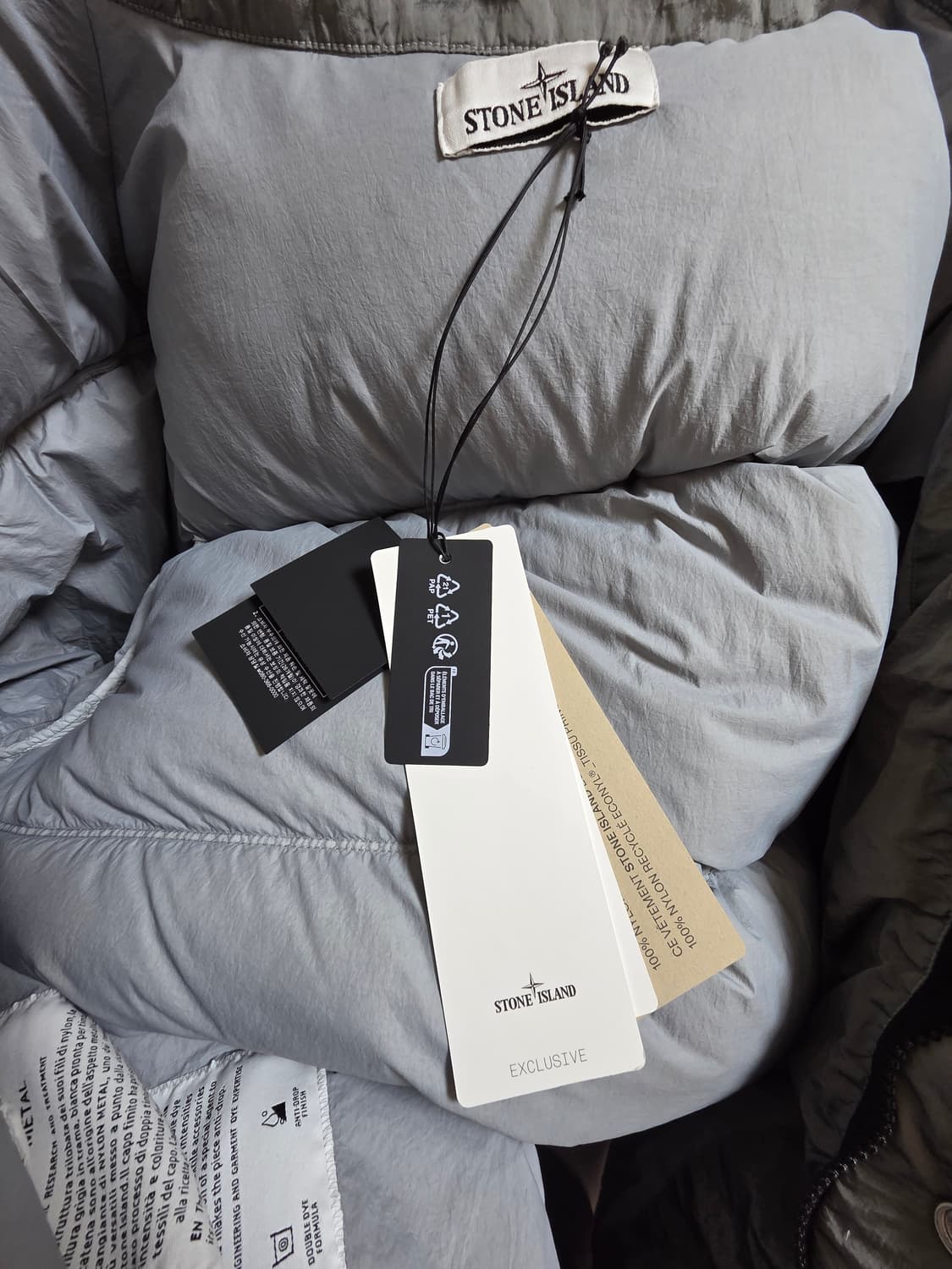 25FW 스톤아일랜드 나일론메탈 패딩 익스클루시브 상품이미지4