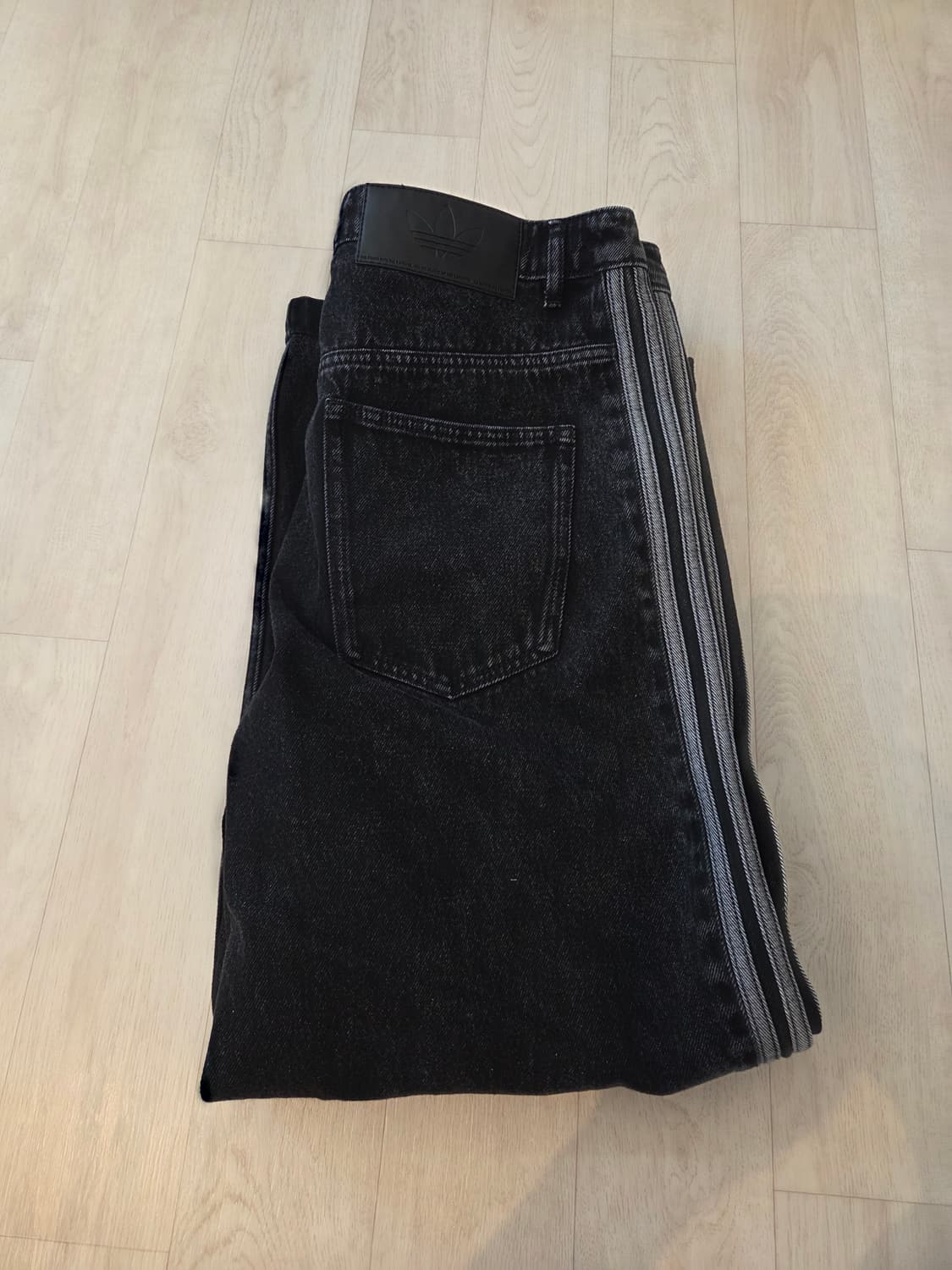 아디다스 삼선 와이드 데님 팬츠 블랙 팝니다 상품이미지2