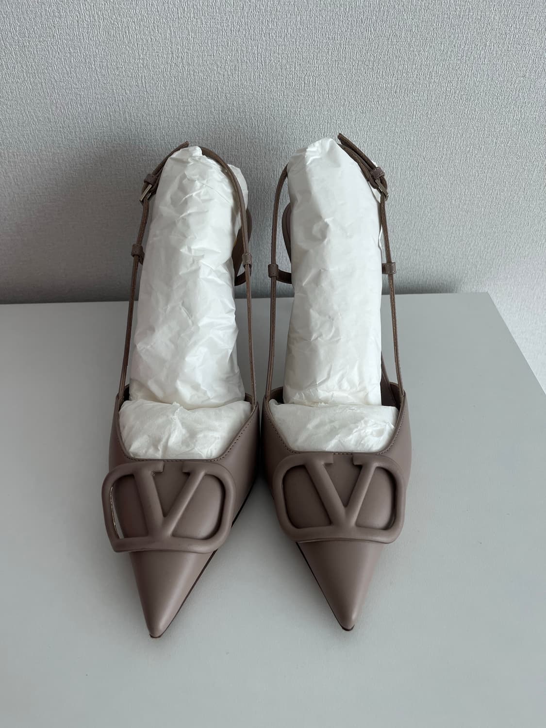 발렌티노 V로고 시그니처 슬링백 펌프스 (37size) 상품이미지2