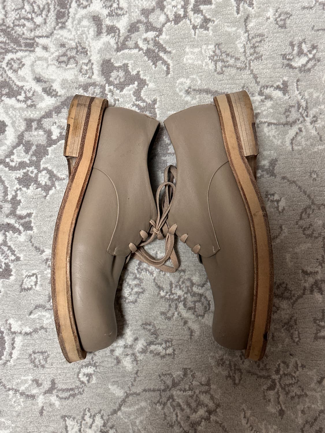 러프넥 빈 더비슈즈 그레이 255사이즈 판매 상품이미지4