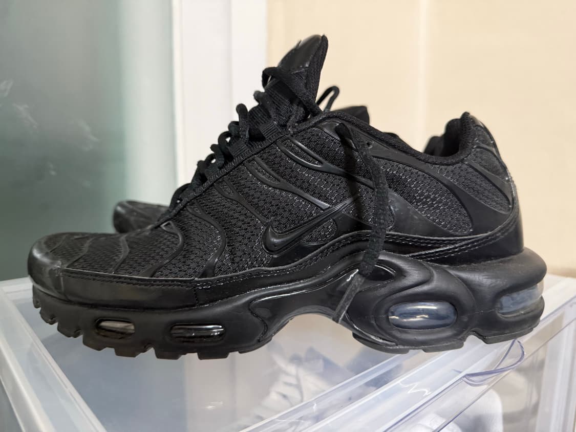 Nike air max plus triple black 상품이미지1