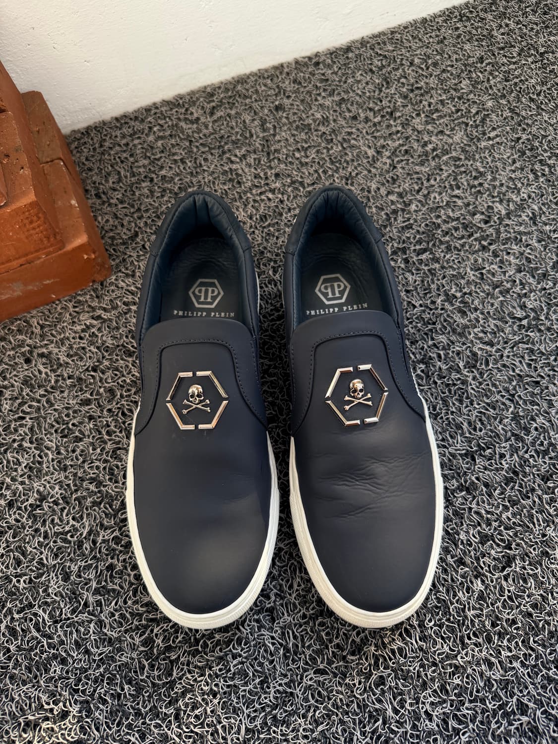 필립 플레인(Philipp Plein) 스컬 로고 슬립온 스니커즈 상품이미지1