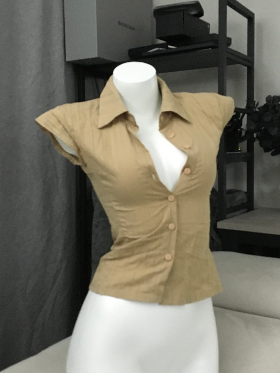 ༒ vintage latte sleeveless shirt 상품이미지1