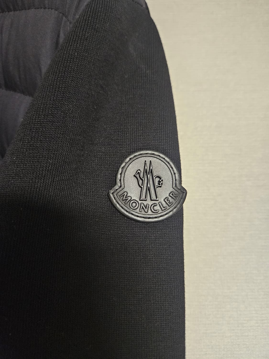 [새상품급] 몽클레어 니트패딩 블랙와펜 m 상품이미지2